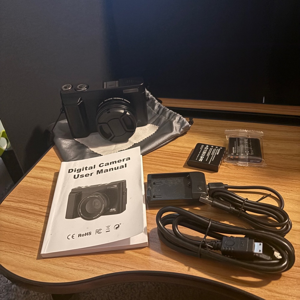 Digital Camera Starter Bundle – Zoom Lens, Extra Battery, Charger, Pouch